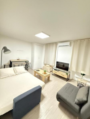 Cocon Marseillais, Centre-Ville, Vieux-Port - Rue Paradis, Rénové, Climatisé, 2pers